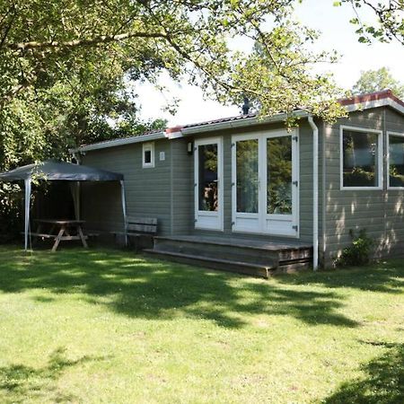 Вилла Een Chalet Met Prive Sauna En Tuin Tzummarum Экстерьер фото