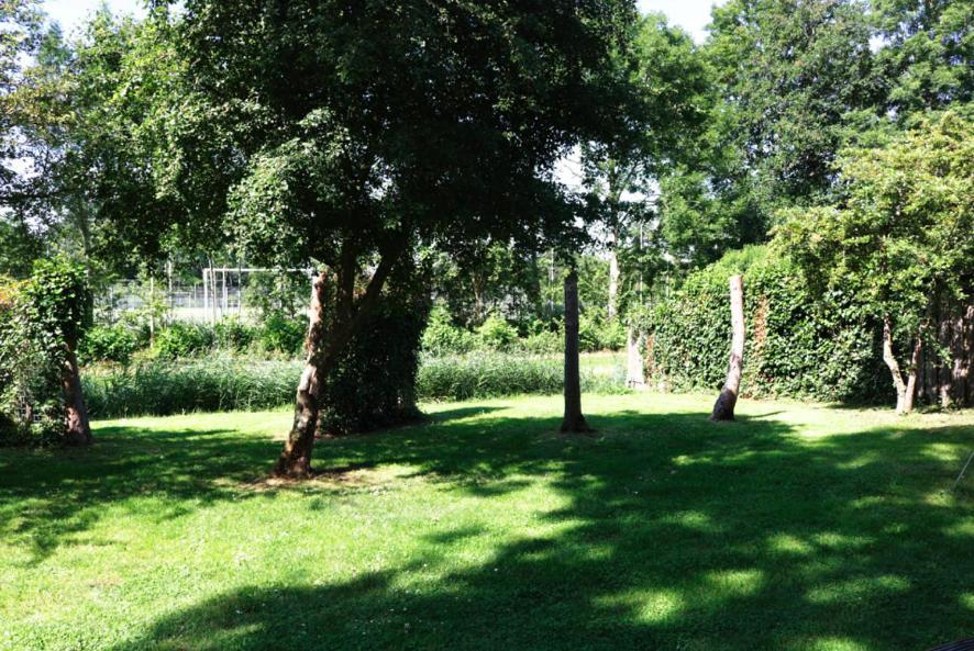 Вилла Een Chalet Met Prive Sauna En Tuin Tzummarum Экстерьер фото